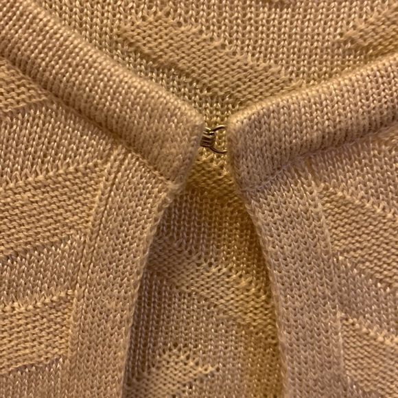 JM Collection beige tone on tone duster - Picture 3 of 8